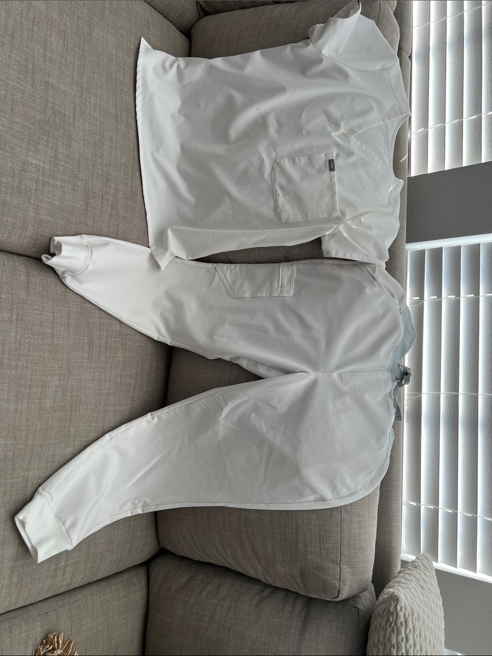 Women’s medium figs White Scrub Set